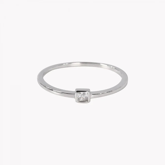 Anel zircónia quadrada