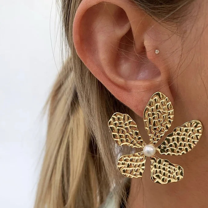 Brincos Flor c/ pérola