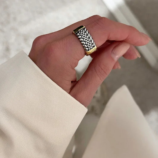 Ísis Ring