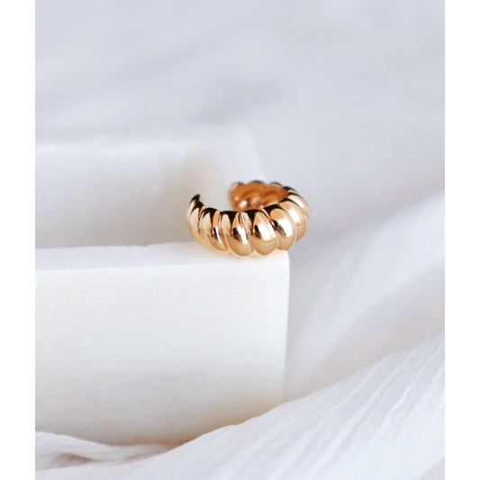 Croissant Earcuff