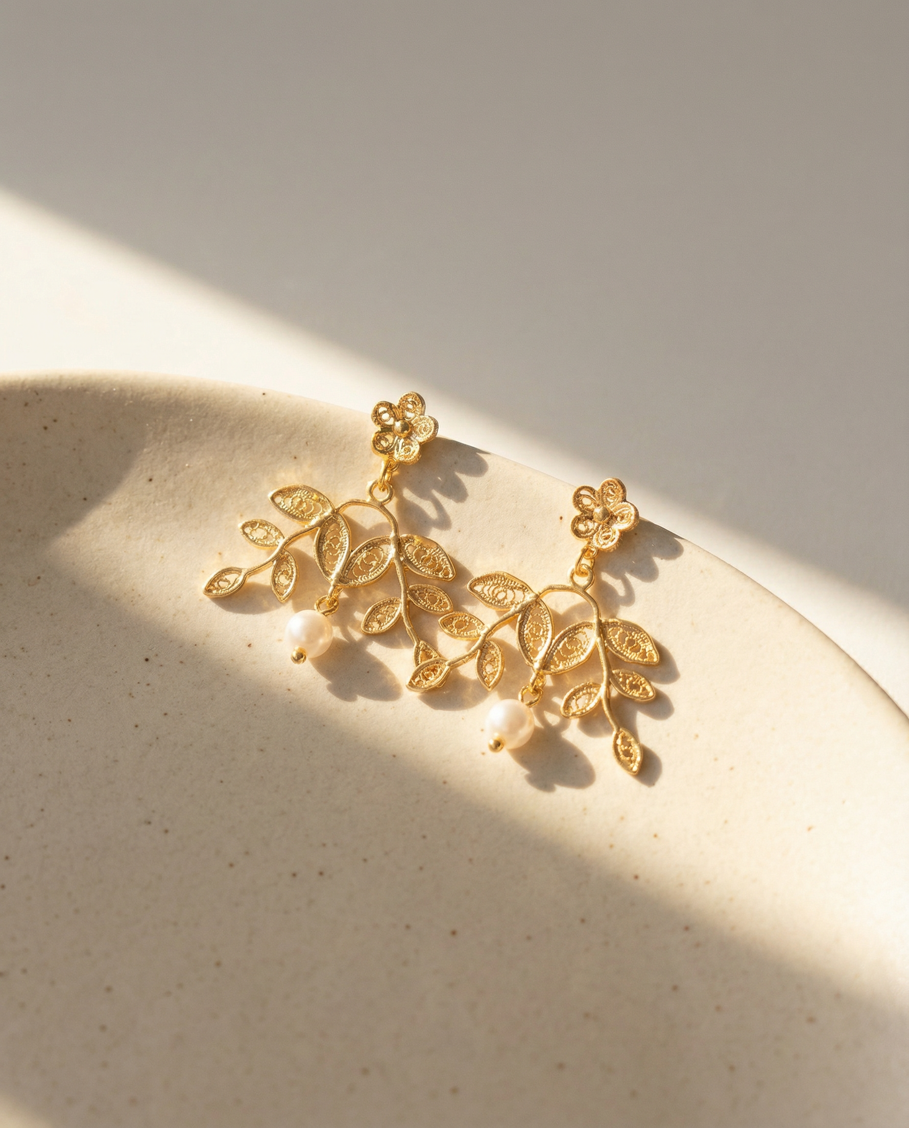 Brincos raminhos c/ pérola