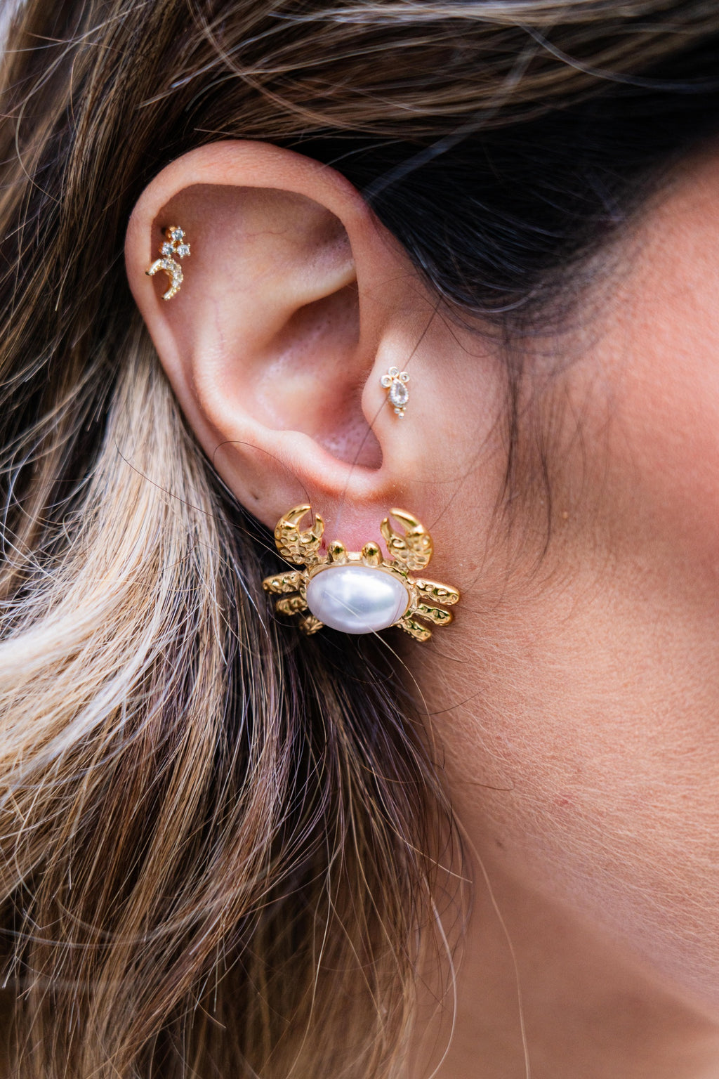 Brincos Caranguejo c/ pérola