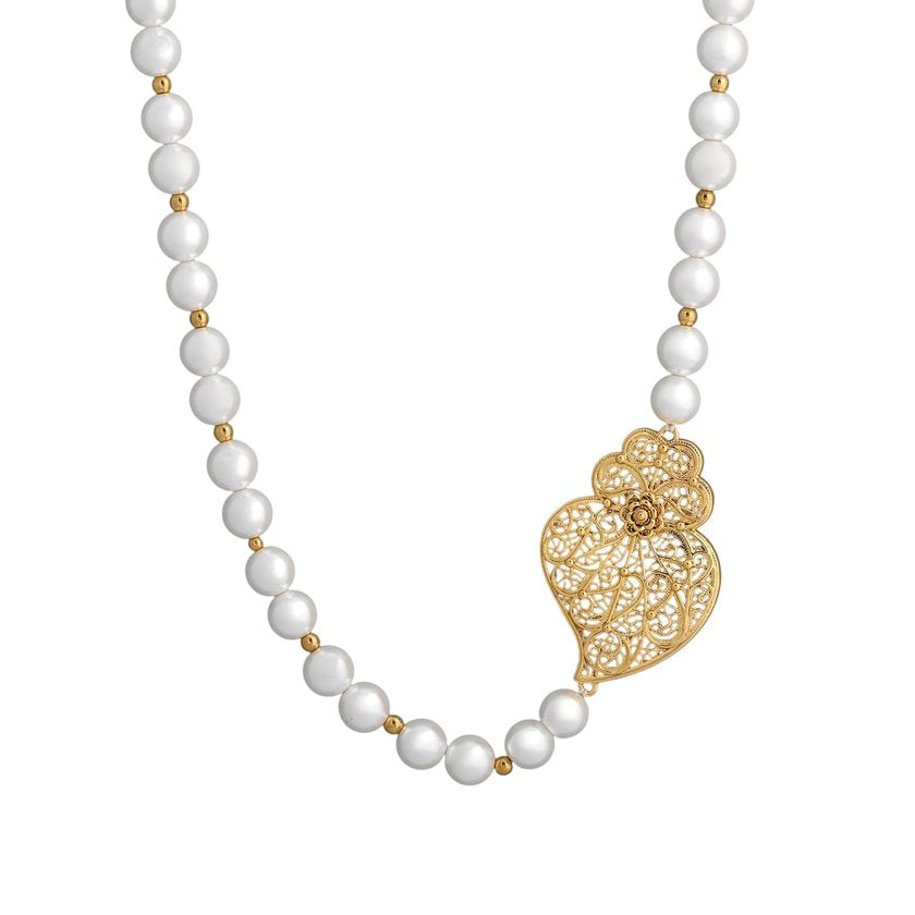 Colar pérolas e Coração de Viana