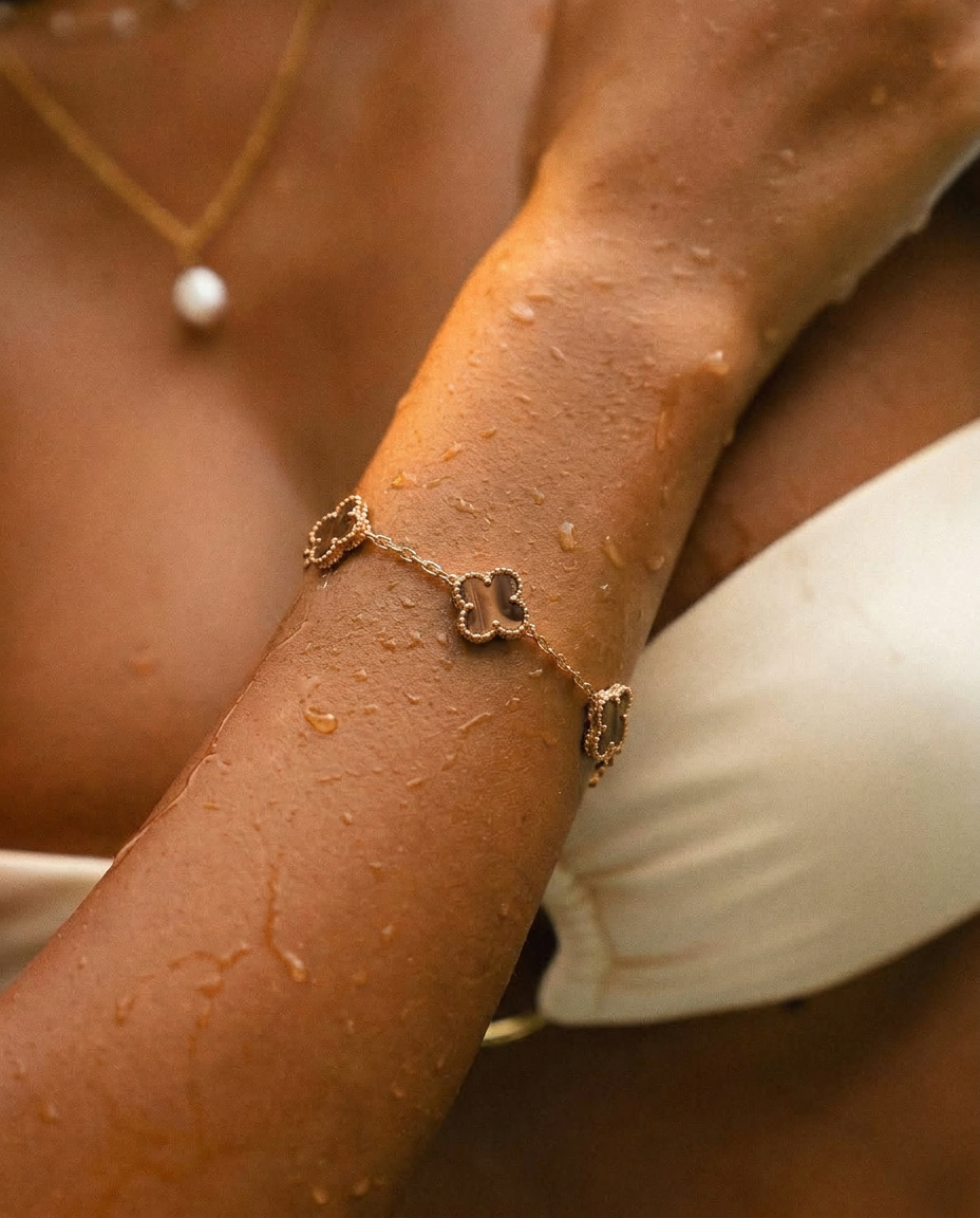 Pulseira trevos castanhos